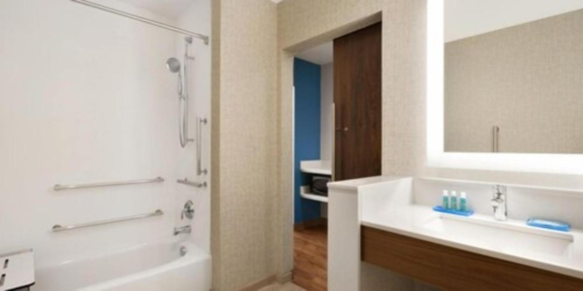 Holiday Inn Express & Suites - Cincinnati Ne - Red Bank Road By Ihg Bagian luar foto